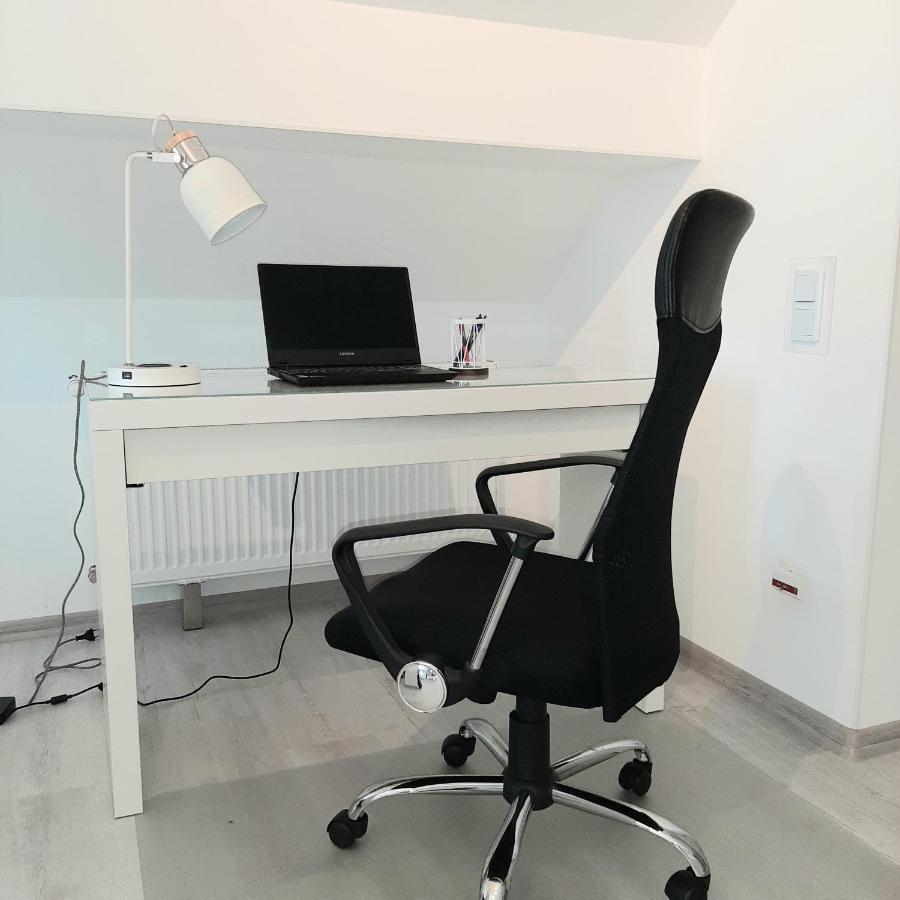 Design Maisonette - 24H Self-Check-In - Bis 7 Pers - In Direkter Weihernaehe - Parkplatz - Wifi - Balkon -Terrasse - Radwege Schiffweiler Eksteriør bilde
