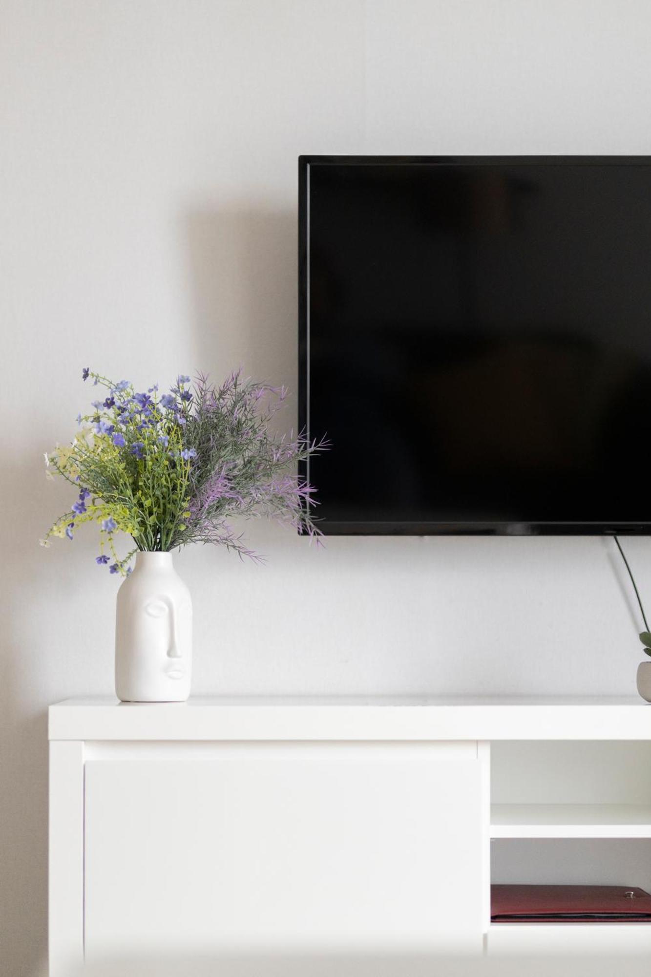 Design Maisonette - 24H Self-Check-In - Bis 7 Pers - In Direkter Weihernaehe - Parkplatz - Wifi - Balkon -Terrasse - Radwege Schiffweiler Eksteriør bilde
