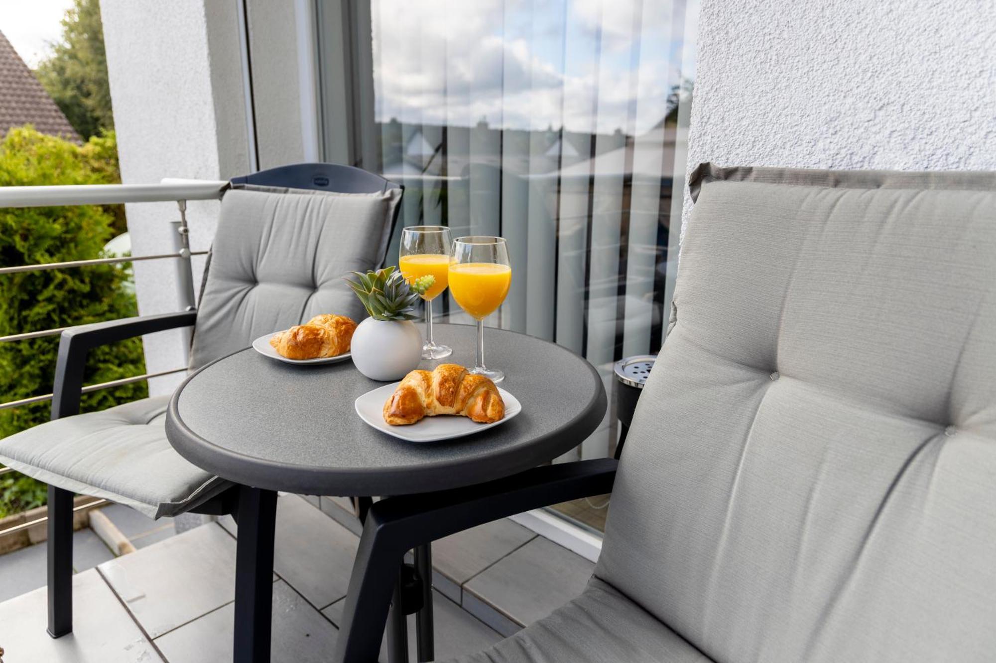 Design Maisonette - 24H Self-Check-In - Bis 7 Pers - In Direkter Weihernaehe - Parkplatz - Wifi - Balkon -Terrasse - Radwege Schiffweiler Eksteriør bilde