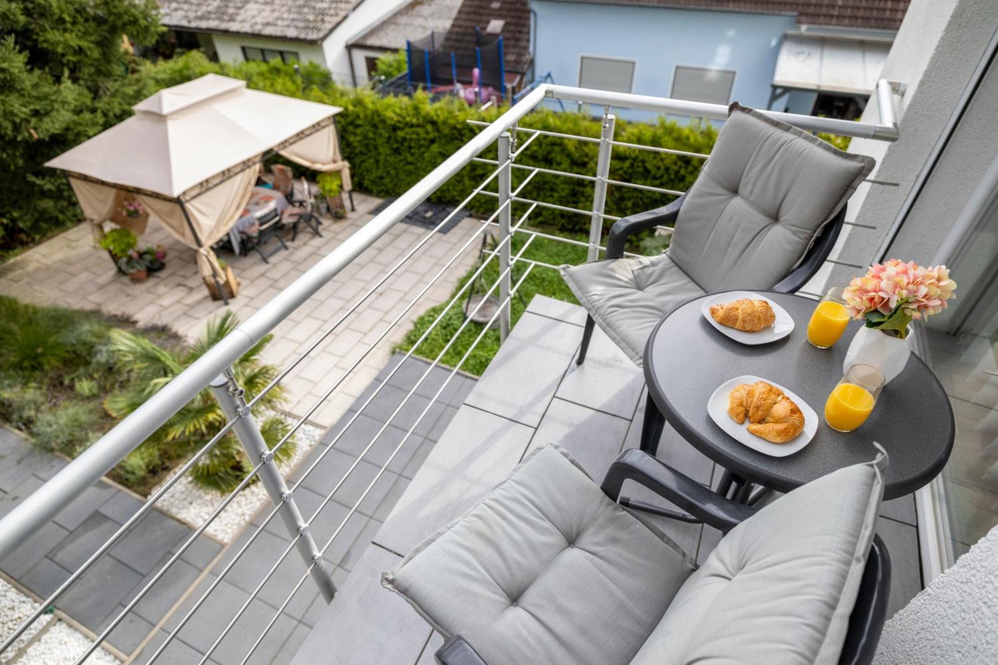Design Maisonette - 24H Self-Check-In - Bis 7 Pers - In Direkter Weihernaehe - Parkplatz - Wifi - Balkon -Terrasse - Radwege Schiffweiler Eksteriør bilde