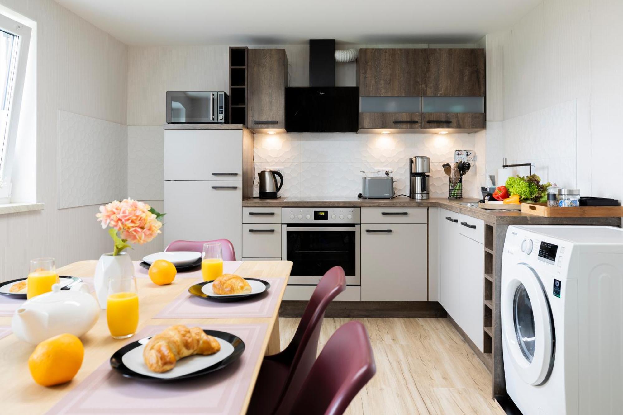 Design Maisonette - 24H Self-Check-In - Bis 7 Pers - In Direkter Weihernaehe - Parkplatz - Wifi - Balkon -Terrasse - Radwege Schiffweiler Eksteriør bilde