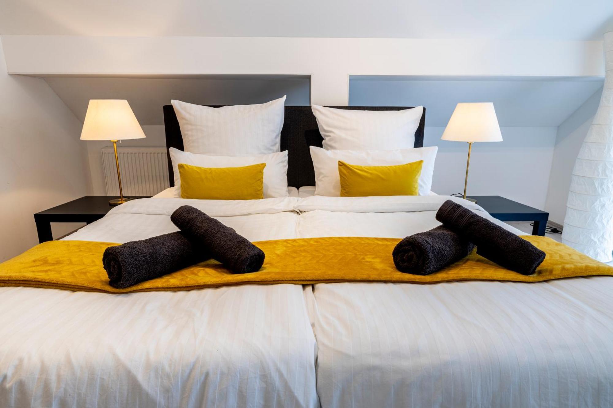 Design Maisonette - 24H Self-Check-In - Bis 7 Pers - In Direkter Weihernaehe - Parkplatz - Wifi - Balkon -Terrasse - Radwege Schiffweiler Eksteriør bilde