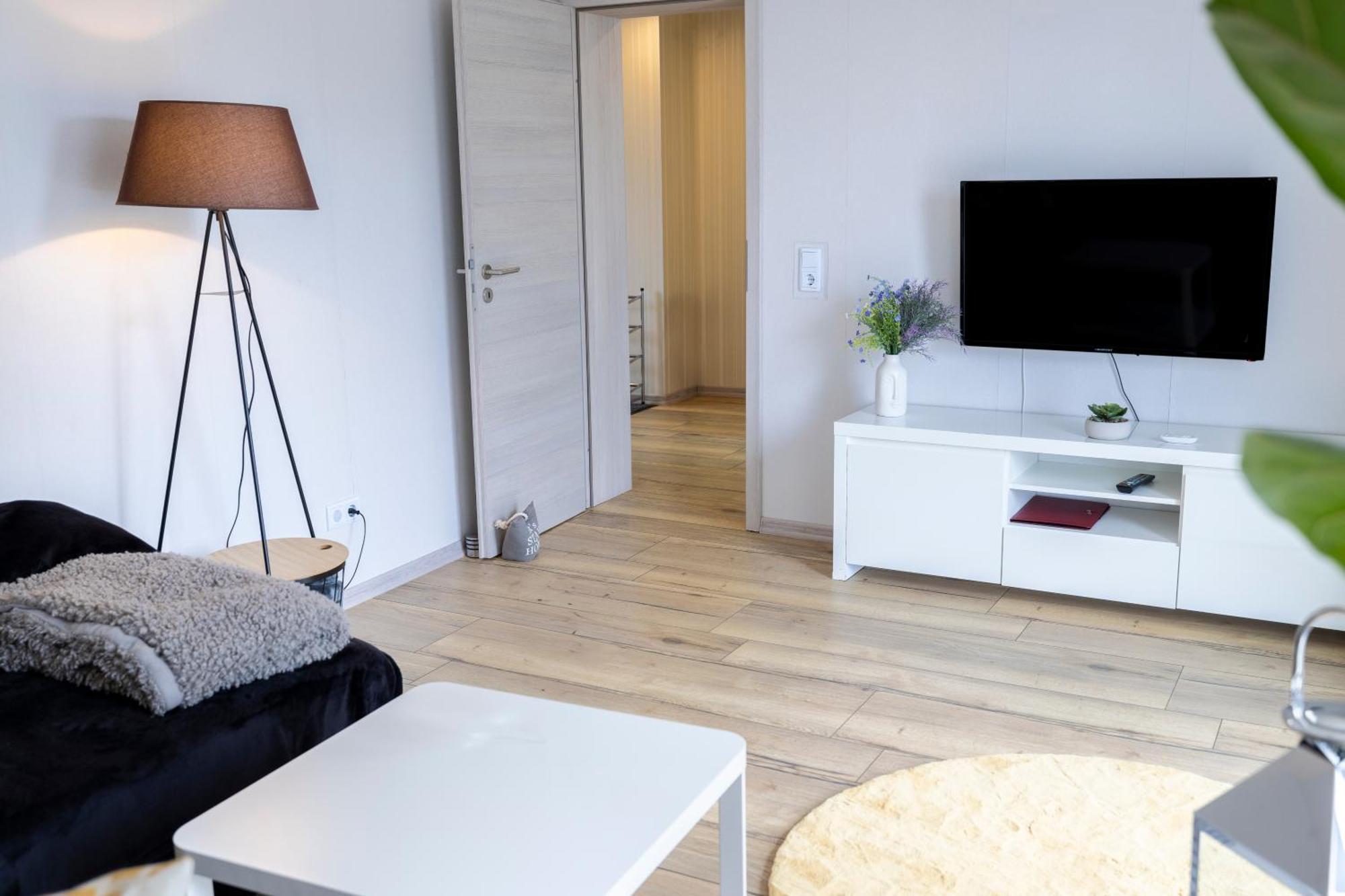 Design Maisonette - 24H Self-Check-In - Bis 7 Pers - In Direkter Weihernaehe - Parkplatz - Wifi - Balkon -Terrasse - Radwege Schiffweiler Eksteriør bilde